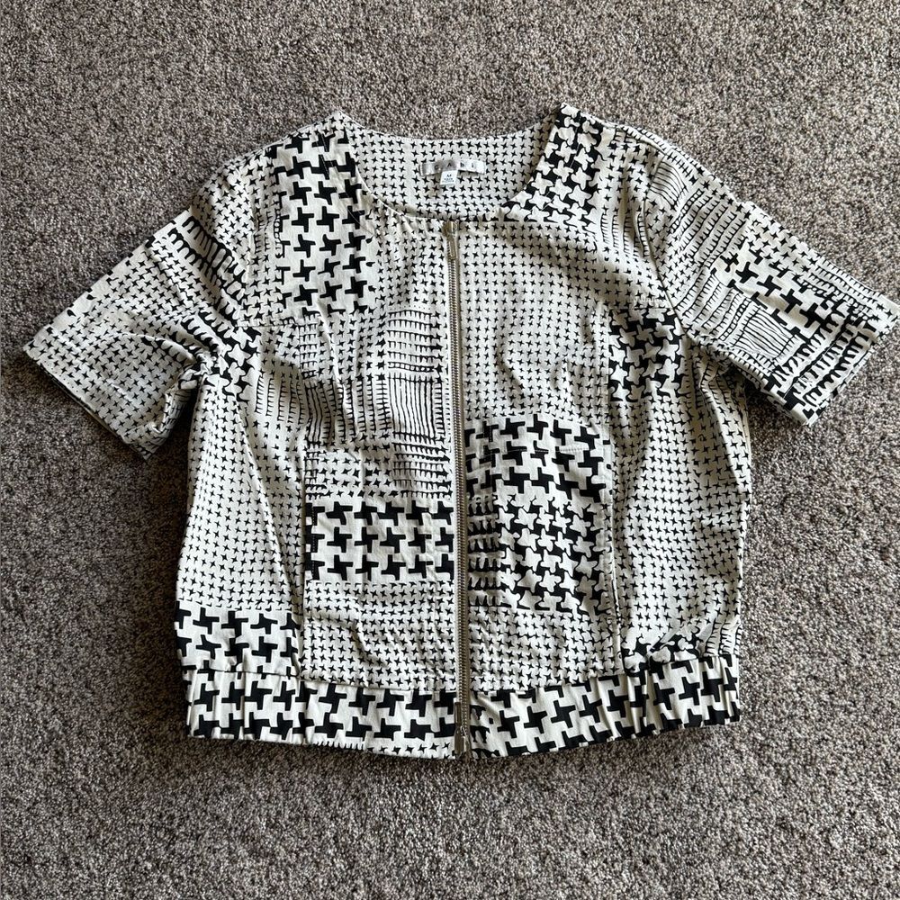 CAbi Black White Houndstooth Coupe Bomber Jacket Short Sleeve Zip Womens M